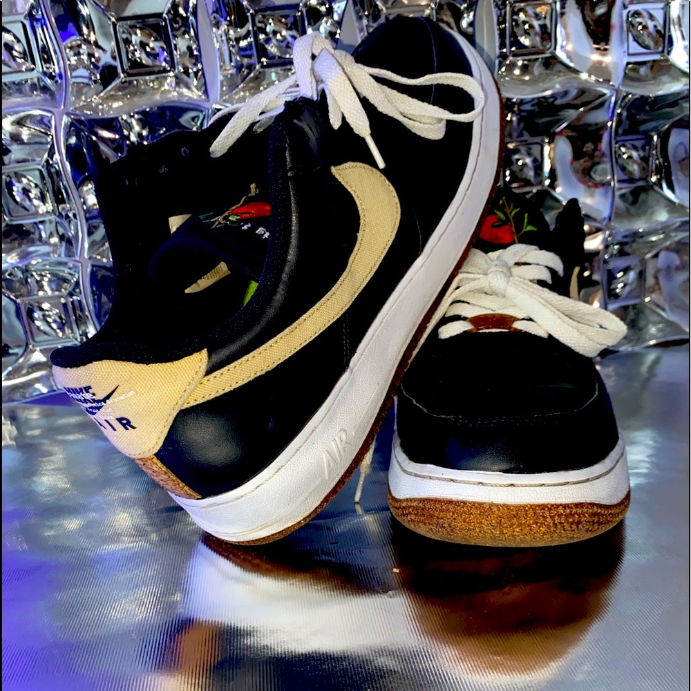 - Air Force 1 '07 LV8 'Pomegranate
